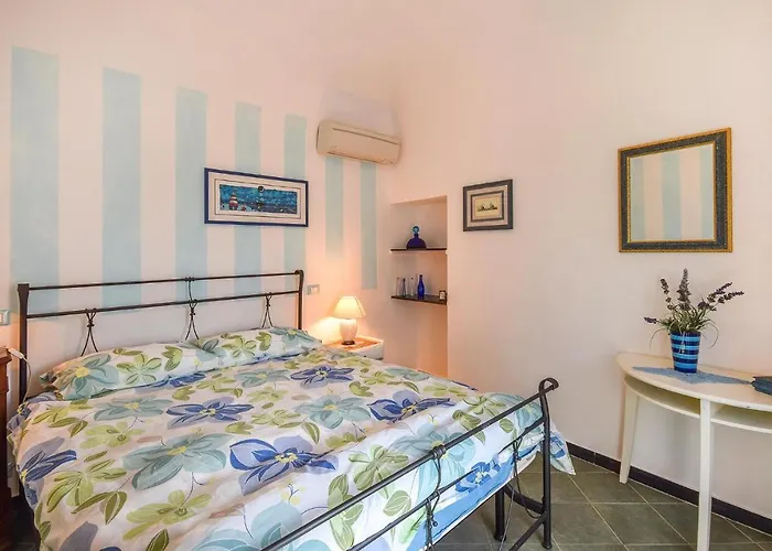 بيت للعطل 3 Bedroom Awesome In كامولّي