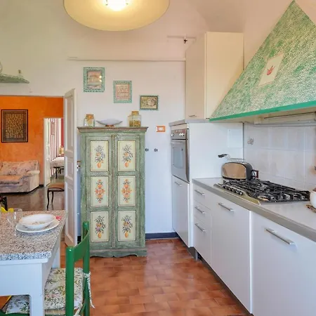 3 Bedroom Beautiful In Camogli